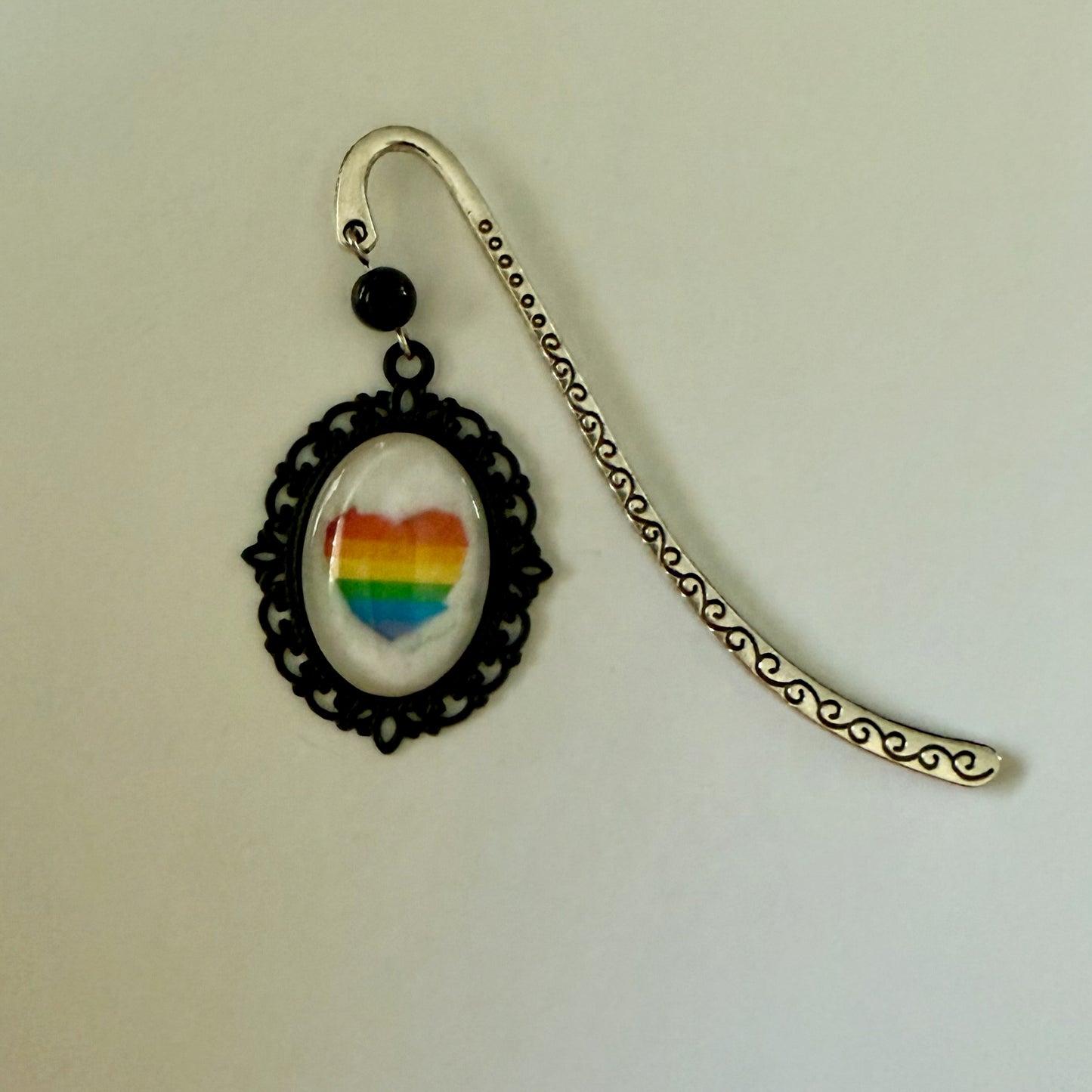 Mini Book Hook - PAPER RAINBOW HEART