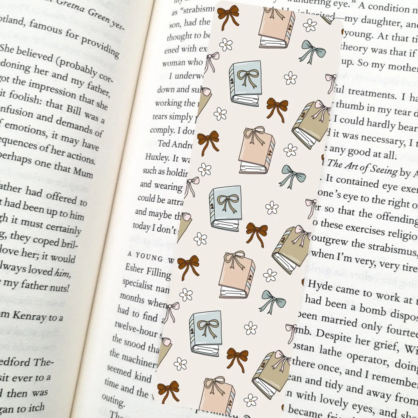 Bookmark - Bows and Books